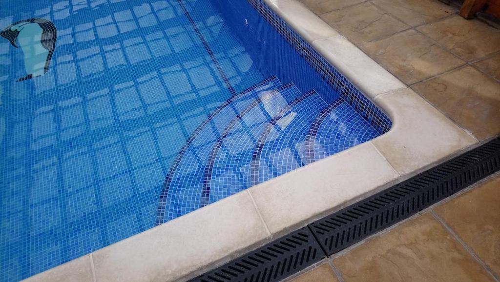 'Monktonmead Lodge' In Secluded Setting, With Private Indoor Pool. 赖德 外观 照片
