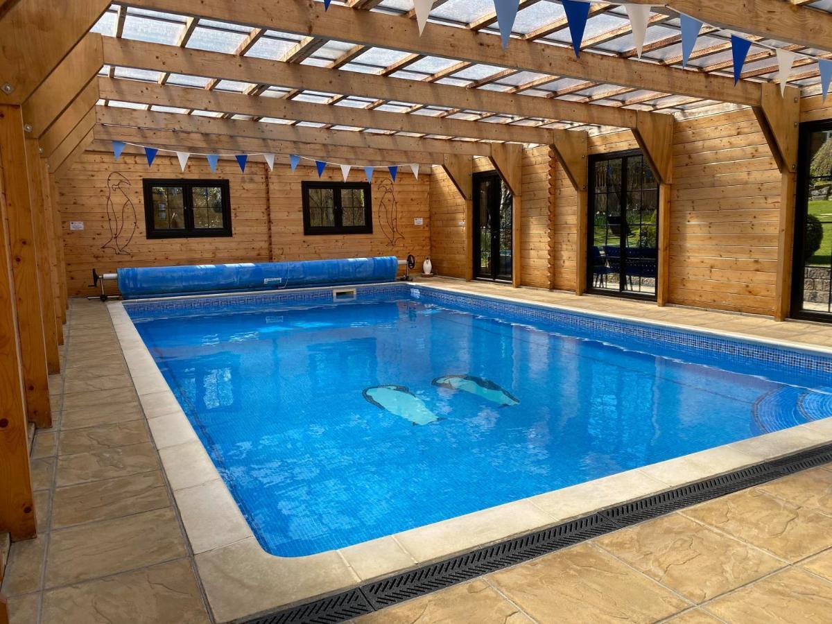 'Monktonmead Lodge' In Secluded Setting, With Private Indoor Pool. 赖德 外观 照片