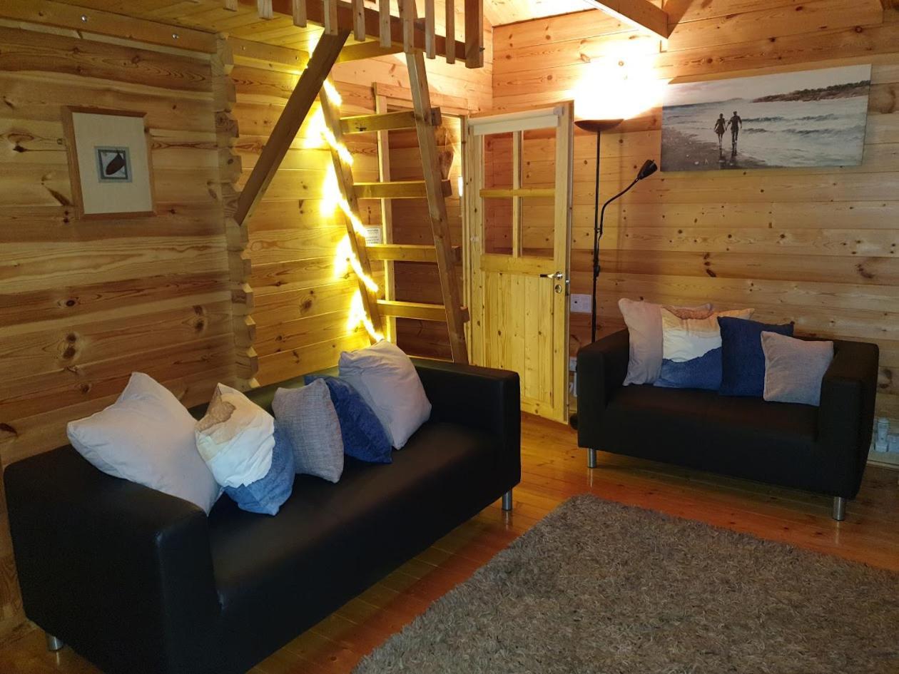 'Monktonmead Lodge' In Secluded Setting, With Private Indoor Pool. 赖德 外观 照片