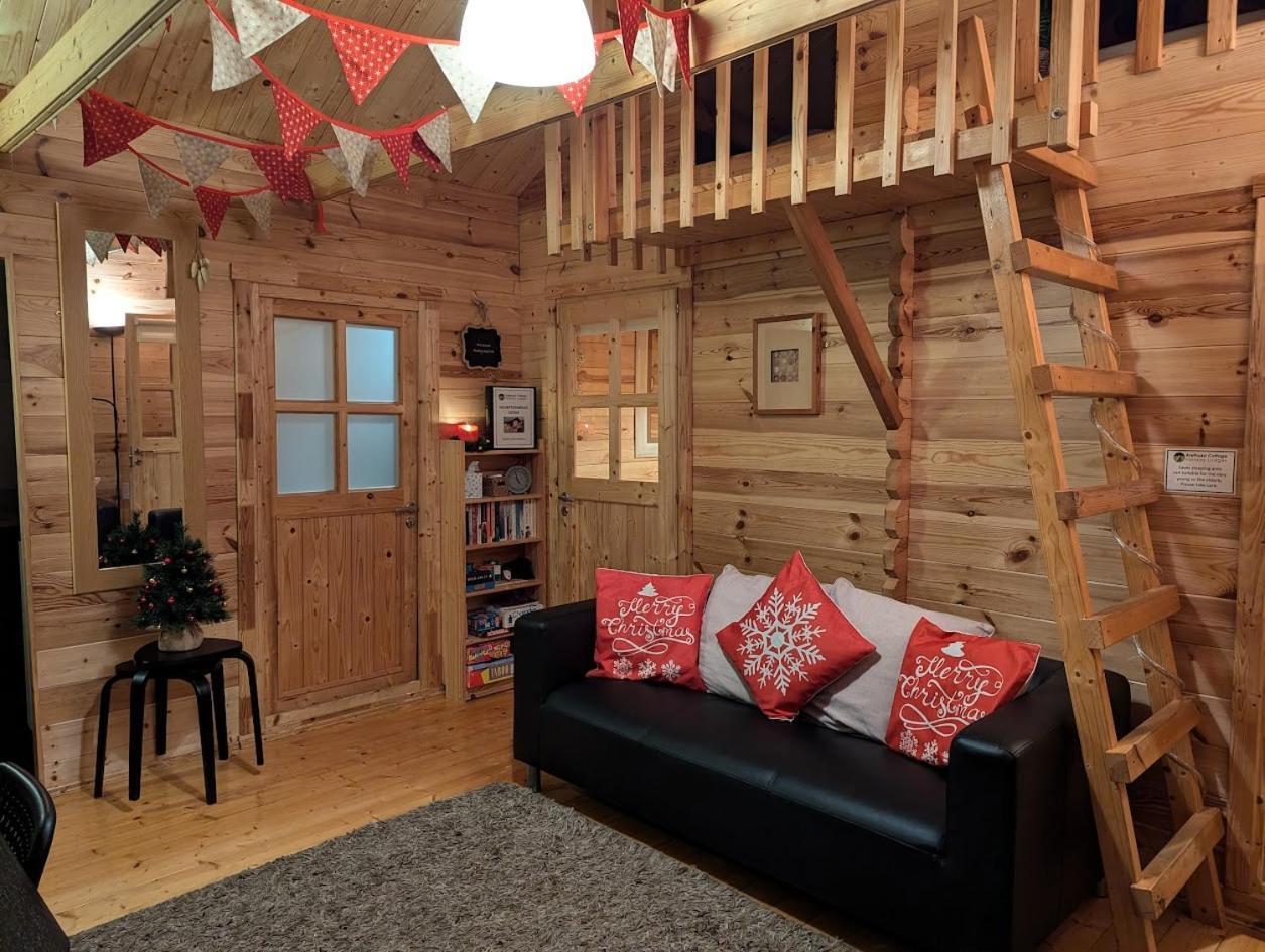 'Monktonmead Lodge' In Secluded Setting, With Private Indoor Pool. 赖德 外观 照片